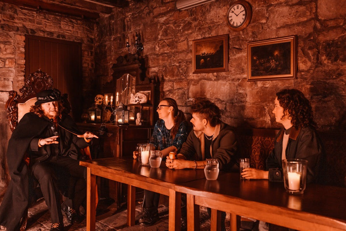 Edinburgh: Evening Ghosts & Ghouls Guided Tour + Drink - Photo 1 of 6